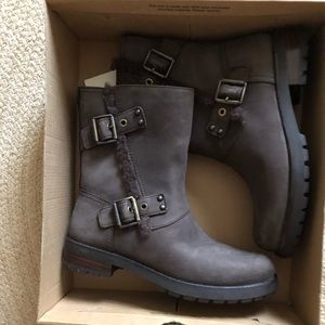 Cute winter UGG boots NWT